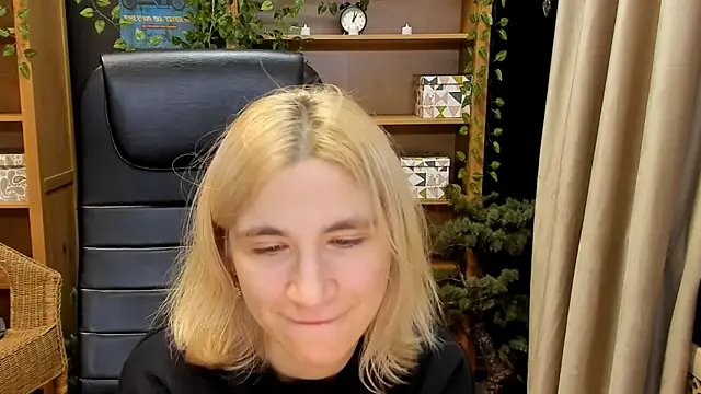 Moon13152 online show from December 2024 07:09:02 PM