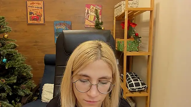 Moon13152 online show from December 2024 04:22:02 AM