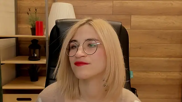 Moon13152 online show from January 2025 06:56:01 PM