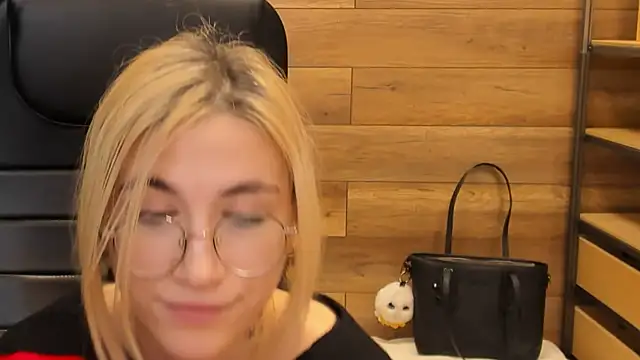 Moon13152 online show from January 2025 05:11:02 AM