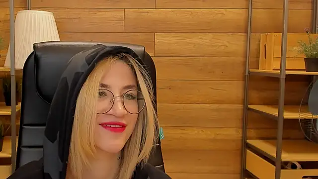 Moon13152 online show from January 2025 01:48:01 AM