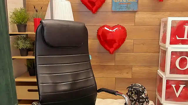 Moon13152 online show from February 2025 06:58:01 PM