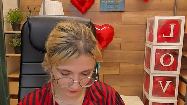 Moon13152 online show from February 2025 02:12:02 AM