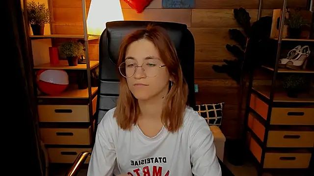 Moon13152 online show from September 2025 03:34:01 PM