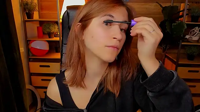 Moon13152 online show from September 2025 08:57:01 PM