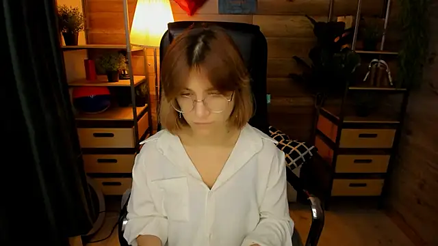 Moon13152 online show from October 2025 08:57:01 PM