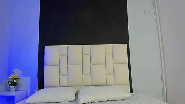 suzanelee online show from March 2025 11:58:02 AM