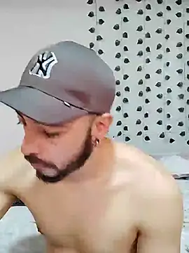 hotlatin92 online show from December 2024 01:02:01 PM