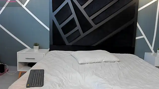 Yeiko Romero  online show from January 2025 05:11:01 PM