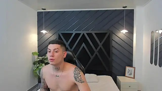 Yeiko Romero  online show from January 2025 05:26:02 PM