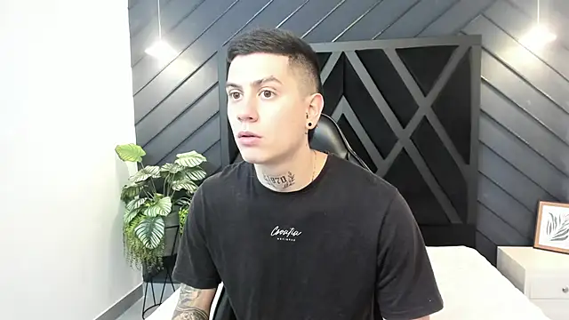 Yeiko Romero  online show from February 2025 04:56:02 PM