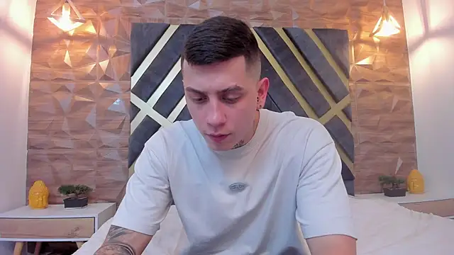 Yeiko Romero  online show from March 2025 05:28:01 PM