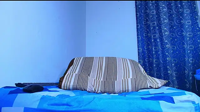 Thomass00 online show from March 2026 12:33:01 AM