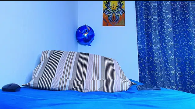 Thomass00 online show from April 2026 02:32:01 AM