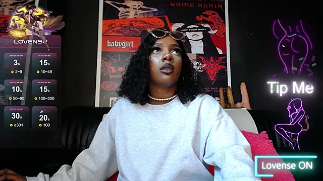 TIFFANYYSTAR online show from March 2025 01:56:02 PM