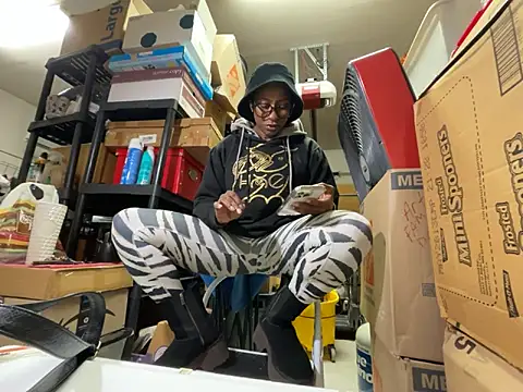 wynterheat online show from October 2025 04:58:01 AM