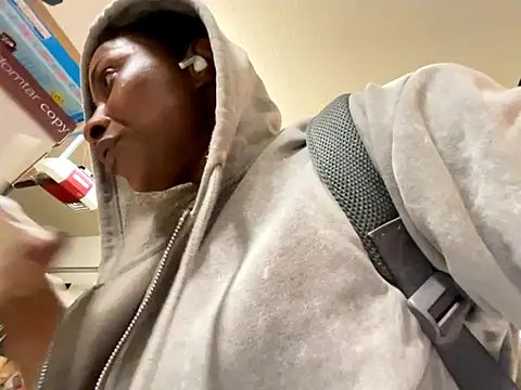 wynterheat online show from November 2025 12:15:01 PM