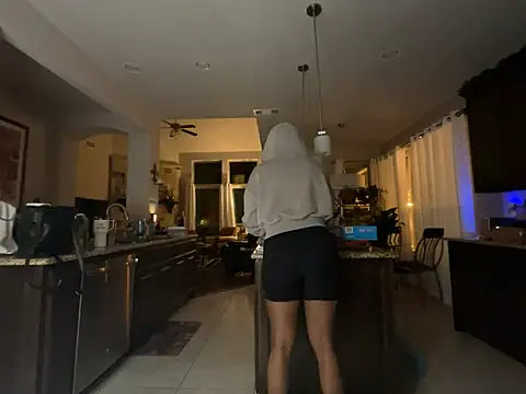 wynterheat online show from April 2026 03:11:01 AM