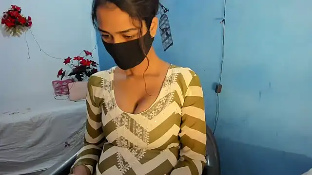 aarjulove online show from November 2025 01:21:02 PM