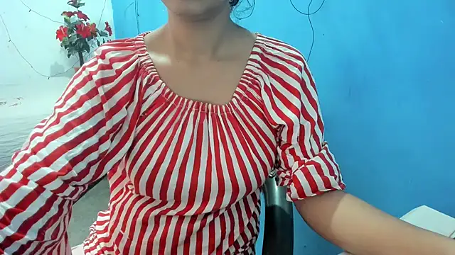 aarjulove online show from April 2026 06:22:01 AM