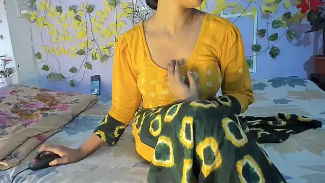 Snapshot of aarjulove chatting on May 2026 12:11:02 PM aarjulove online show from May 2026 12:11:02 PM