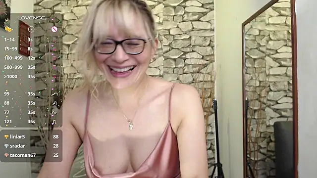 Snapshot of JessicaMuse chatting on January 2025 11:52:02 PM JessicaMuse online show from January 2025 11:52:02 PM