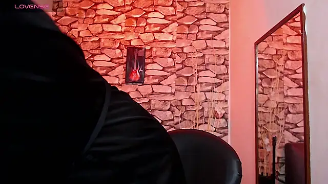 Snapshot of JessicaMuse chatting on January 2025 07:57:01 PM JessicaMuse online show from January 2025 07:57:01 PM