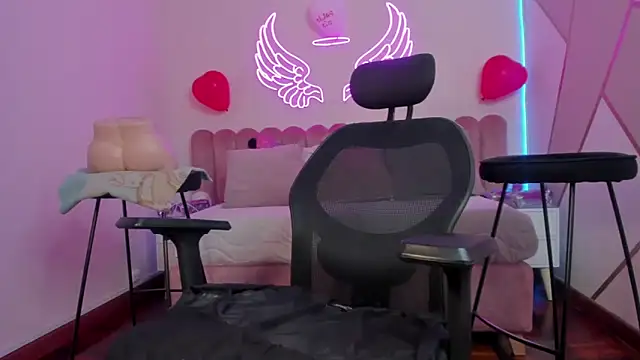  scarletmoore online show from February 2025 10:42:02 AM