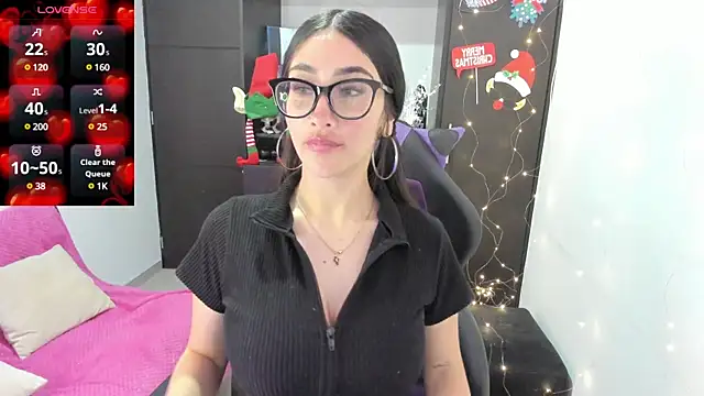 Snapshot of Emilytafur chatting on December 2024 07:25:02 PM Emilytafur online show from December 2024 07:25:02 PM