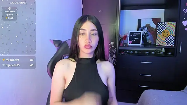 Snapshot of Emilytafur chatting on January 2025 02:30:02 AM Emilytafur online show from January 2025 02:30:02 AM