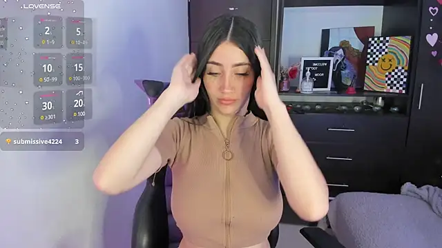 Snapshot of Emilytafur chatting on January 2025 06:38:01 PM Emilytafur online show from January 2025 06:38:01 PM