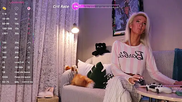 mari moon bunny online show from November 2025 01:43:02 PM