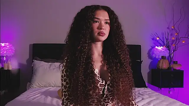 Denise Garciia online show from November 2025 12:16:02 PM