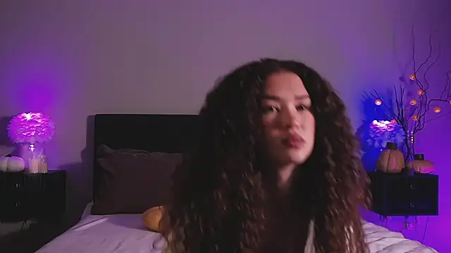 Denise Garciia online show from November 2025 01:21:02 PM