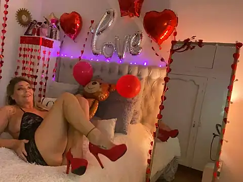 lolavalecuatro online show from February 2025 11:09:02 PM