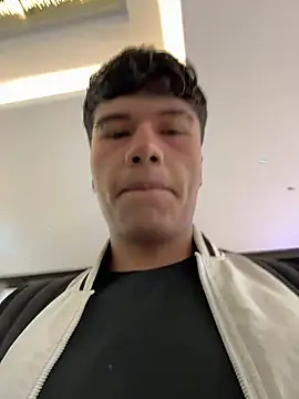 Logan smith1 online show from November 2025 06:06:02 PM