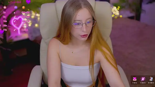 SilverrMoon online show from October 2025 01:42:02 PM