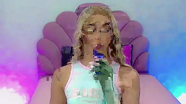 Snapshot of briana_sex32 chatting on January 2025 01:36:02 AM briana sex32 online show from January 2025 01:36:02 AM