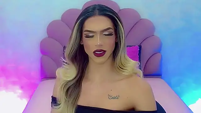 Snapshot of briana_sex32 chatting on January 2025 02:17:01 AM briana sex32 online show from January 2025 02:17:01 AM