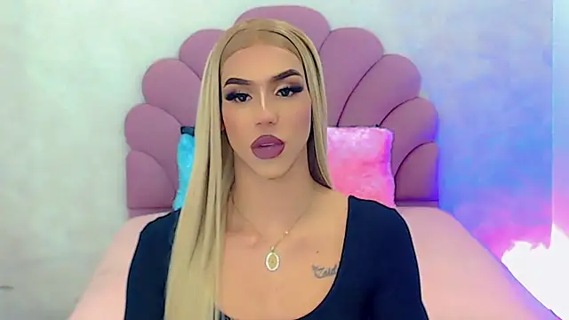 Snapshot of briana_sex32 chatting on February 2025 01:44:01 AM briana sex32 online show from February 2025 01:44:01 AM