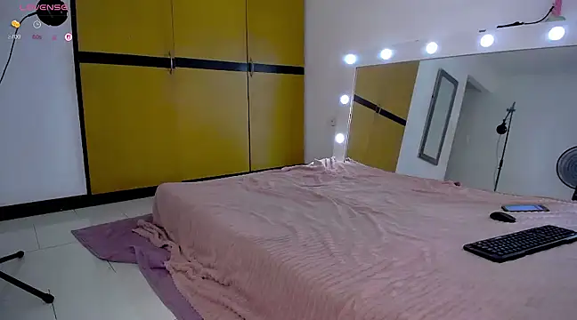 Snapshot of diabla_sexyboobs chatting on March 2025 09:24:01 PM diabla sexyboobs online show from March 2025 09:24:01 PM