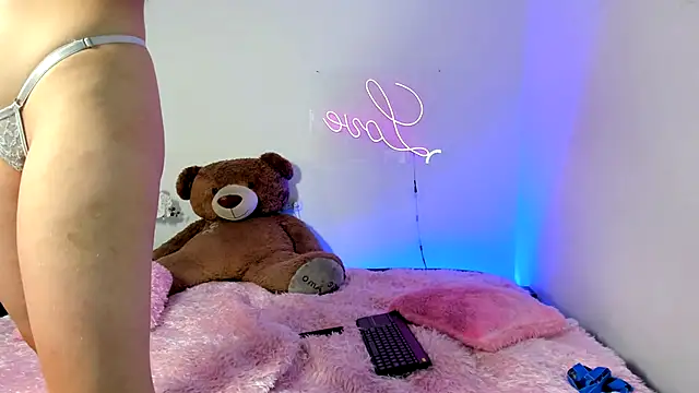 kendal scott1 online show from January 2025 01:08:01 AM