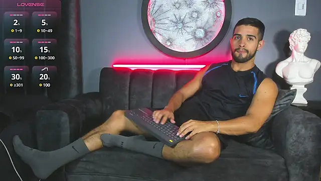 khriss brown online show from February 2025 11:06:02 PM