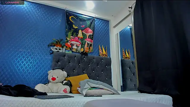 leondevereda online show from March 2025 07:34:02 PM