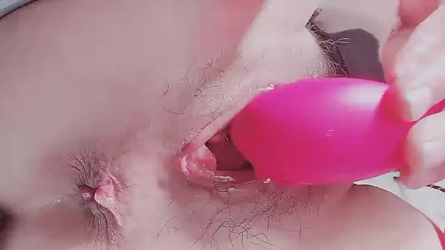 Krismil3 online show from January 2025 11:00:01 AM