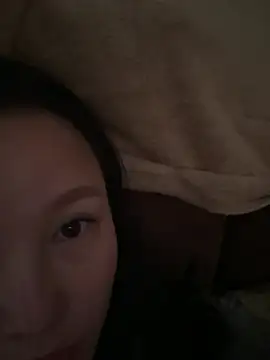 Krismil3 online show from April 2026 11:25:01 PM