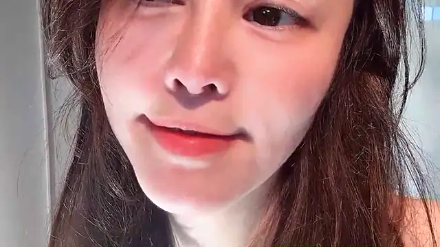 Krismil3 online show from May 2026 11:01:04 PM