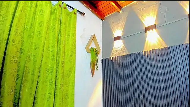 jhonjairo85  online show from December 2025 03:59:01 AM