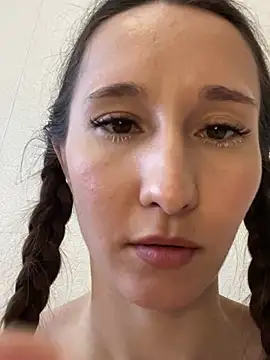 Snapshot of cutte_dora chatting on February 2025 01:52:02 PM cutte dora online show from February 2025 01:52:02 PM