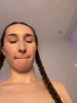 cutte dora online show from February 2026 12:12:01 PM